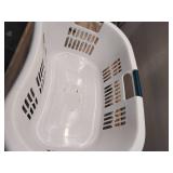 Rubbermaid Hip Hugger Laundry Basket FG299787WHT 3 Handle 1.5 Bushel White