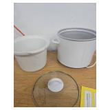 Paris Hilton 3.5-Quart Manual Slow Cooker, Features Three Settings (Low, High, Warm), Naturally Nonstick and Dishwasher Safe Stoneware Insert, Family Sized Capacity, White