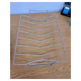 Gibson Home Broxton 2-Piece Nonstick Roaster Pan with Rack 16 x 12 Inch Apricot Turkey Roasting Pan with Cast Aluminum Gold Handles Oven-Safe, Easy-Clean, Holiday Cookware