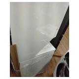 Frigidaire Electric Washer/Dryer Laundry Center - Retail: $1,393