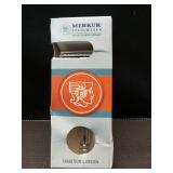 MERKUR FUTUR 700 Adjustable Double Edge Safety Razor - Matte Chrome, Adjustable Razor With Dial, Made in Germany, Plastic-Free, Snap-On Cap Design, Straight Bar