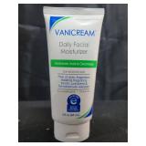 Vanicream Daily Facial Moisturizer With Ceramides and Hyaluronic Acid - Formulated Without Common Irritants for Those with Sensitive Skin, 3 fl oz (Pack of 1)
