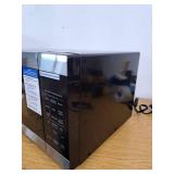 Vissani 19 in. 0.9 cu. ft. 900-Watt Countertop Microwave Oven in Stainless Steel with Convection and Air Fry - Retail: $109