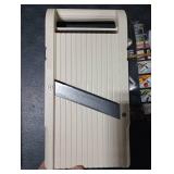 Benriner Mandoline Jumbo Slicer, Japanese Stainless Steel Blade, Beige