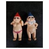 Leverse 2 PCS Garden Gnomes, 4.7 Inch Outdoor Statues, Funny Garden Gnomes Decorations for Yard, Lawn, Patio, Unique Home Decor Gifts for Woman, Man, Easter, Halloween, Christmas, Housewarming