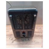 Deluxe Milkhouse Utility Heater (It Does Not Work - Missing handle)