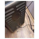 Deluxe Milkhouse Utility Heater (It Does Not Work - Missing handle)