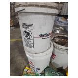 Scotts Lawn Care Bundle with Paint Buckets