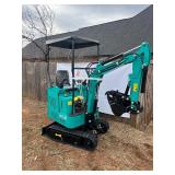 Unused 2025 H15R Mini Excavator:  420cc RATO Gas engine, 15 inch bucket, 4 foot tracks.