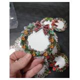 Yalikop 16 Pcs Christmas Photo Frame Ornaments Wooden Nutcrackers Santa Snowman Snowflake Picture Frame Tree Decoration DIY Photo Keepsakes for Xmas Party Decorations Winter Holiday Gift (Wreath)