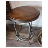 Chinois Round End Table with Lattice Design and Wooden Stool