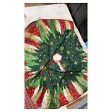 AVOIN colorlife Christmas Star Snowflake Green Christmas Tree Skirt 48 Inch, Fir Pine Spruce Winter Holiday Tree Mat Decoration
