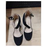 Dream Paris brand ladies black high heels size 5.5