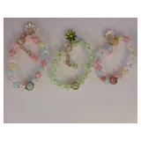 Pastel Crackle Glass Beaded Bracelet with Daisy Charm