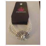 Paparazzi Pearl and Crystal Jewelry Set