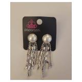 Paparazzi Pearl and Crystal Jewelry Set