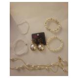 Paparazzi Pearl and Gold Jewelry Set