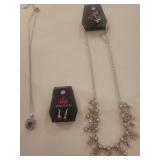 Paparazzi Pearl and Crystal Jewelry Set