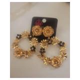 Paparazzi Gold Flower Jewelry Set
