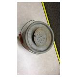 Old Pal Floating Minnow Bucket