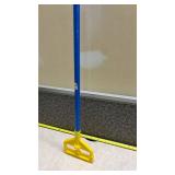Rubbermaid Commercial Mop Handle with Quick-Release