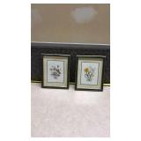 Set of 2 Framed Botanical Lily Prints