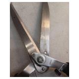 Fiskars 25  - 33  Power-Lever® Extendable Hedge Shears