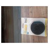 Everlast Durable Heavy Punching Bag with Handwrap and Elite Cardio Gloves  Black - Retail: $109