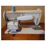Singer Fashion Mate 237 Sewing Machine with Wood Table