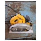 DeWalt DWE575 7-1/4\" Circular Saw