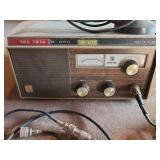 Johnson Messenger 250 CB Radio with Microphone and Antenna