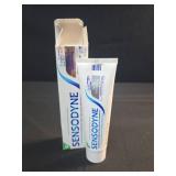 Sensodyne Extra Whitening Sensitive Teeth and Cavity Prevention Whitening Toothpaste, Amazon Exclusive, Cool Mint, Amazon Exclusive- 4oz