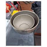 Set of 2 Decorative Metal Nesting Bowls