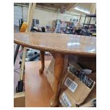Oval Oak Coffee Table with Queen Anne Legs