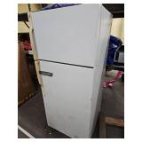 General Electric Fridge with top Freezer
