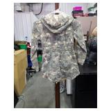 C & C CALIFORNIA LITTLE GIRLS CAMO JACKET SIZE 8