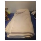 White Polyester king size blanket