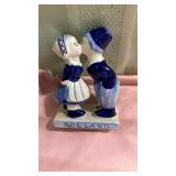 Delft Blue Dutch Kissing Couple Figurine