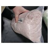 ILANGO Pink Christmas Bathroom Rugs 24 x 17 Non Slip & Super Absorbent Extra Thick Soft, Washable Bath Mat for Floor, Non Shedding Microfiber Plush Holiday Bath Rug with Rubber for Shower Sink