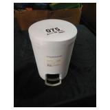 1.6gal Round Step Trash Can - Brightroomâ¢: Compact Pedal-Operated Lid, Small Bathroom Bin, Textured White Finish - Retail: $10