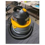 Stinger 2 Gal. 2.5 Peak HP Small Shop Vacuum Wet Dry Vac with Filter Bag  - Retail: $34