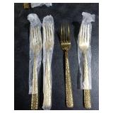 Gold Hammered Silverware Set, 18 Piece Stainless Steel Flatware Set for 8, Food-Grade Tableware Cutlery Set for Home Restaurant, Mirror Polished, Dishwasher Safe