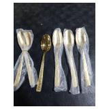 Gold Hammered Silverware Set, 18 Piece Stainless Steel Flatware Set for 8, Food-Grade Tableware Cutlery Set for Home Restaurant, Mirror Polished, Dishwasher Safe