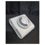 GE Mechanical Grounded Outlet Timer, Dual Plugs with 3 Prongs, 24 Hour Cycle, Indoor Use for Lights, Lamps, Fans, Appliances, Christmas Tree, 1 Pack, 15075