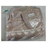 GarveeHome Scalloped Bow Rug for Living Room, Solid Camel Rug for Dorm, Washable Rugs 5x7 Soft Low Pile Non Slip Scalloped Rugs for Nursery College Bedroom Decor Kids Room Playroom