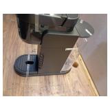 Keurig K-Express Single Serve Coffee Maker  Strong Brew Option, 42oz Reservoir, Sleek Design for Holiday Hosting & Gifting, Black