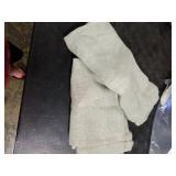 MIULEE Sage Short Linen Curtains 45 Inch Length 2 Panels for Kitchen Bedroom Bathroom,Green Soft Thick Linen Textured Window Drapes Semi Sheer Light Filtering Back Tab Rod Pocket Burlap Look Decor