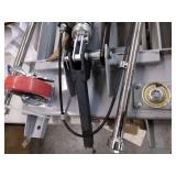 VEVOR Hydraulic Scissors Lift Table Cart missing a wheel - Retail: $224