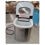 Magic Chef 27-Lb Portable Ice Maker Silver - Retail: $209