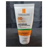 La Roche-Posay Anthelios Clear Skin Sunscreen Dry Touch SPF 60, Oil Free Sunscreen For Face, Oil Absorbing, Broad Spectrum SPF + Antioxidants, Non-Greasy, Oxybenzone Free, Travel Size
